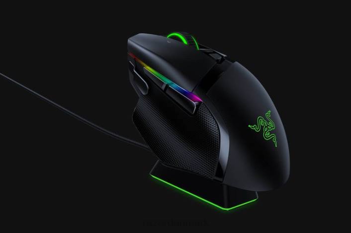 én farve mus 44RF35 basilisk ultimate med ladestation Razer