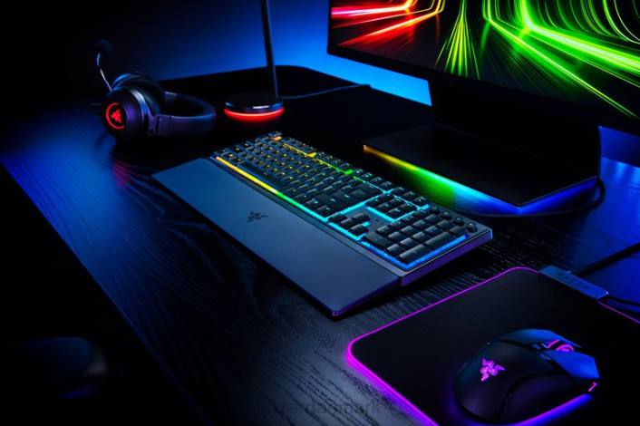 én farve tastatur 44RF75 ornata v3 - os Razer