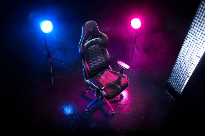 sort gaming stol 44RF132 enki Razer