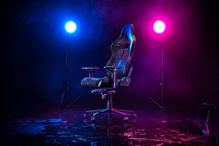 sort gaming stol 44RF132 enki Razer