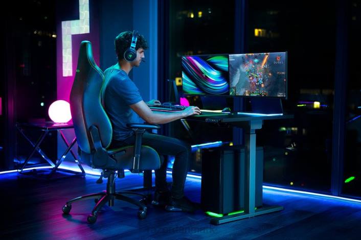 sort gaming stol 44RF136 iskur Razer