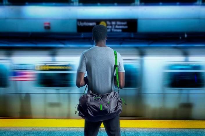 én farve gear 44RF208 nomad duffelbag Razer